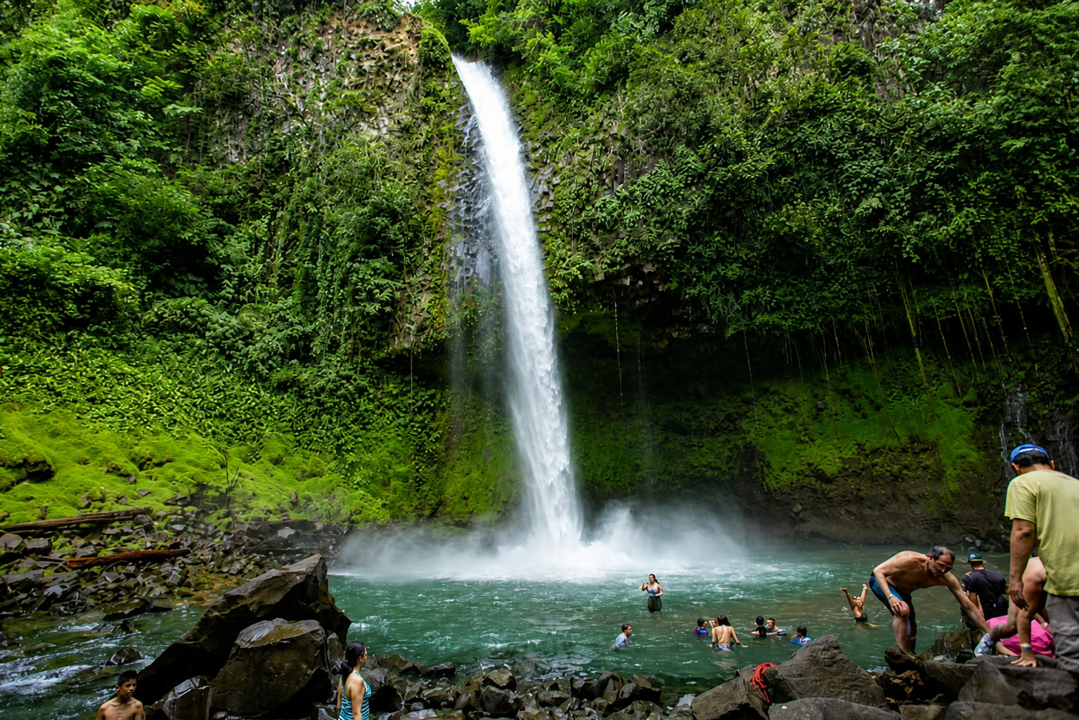 Tropical gardens at Arenal Backpackers, a base for La Fortuna Waterfall tours
